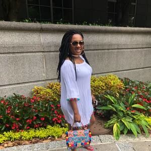 Meet your Posher, Laravia